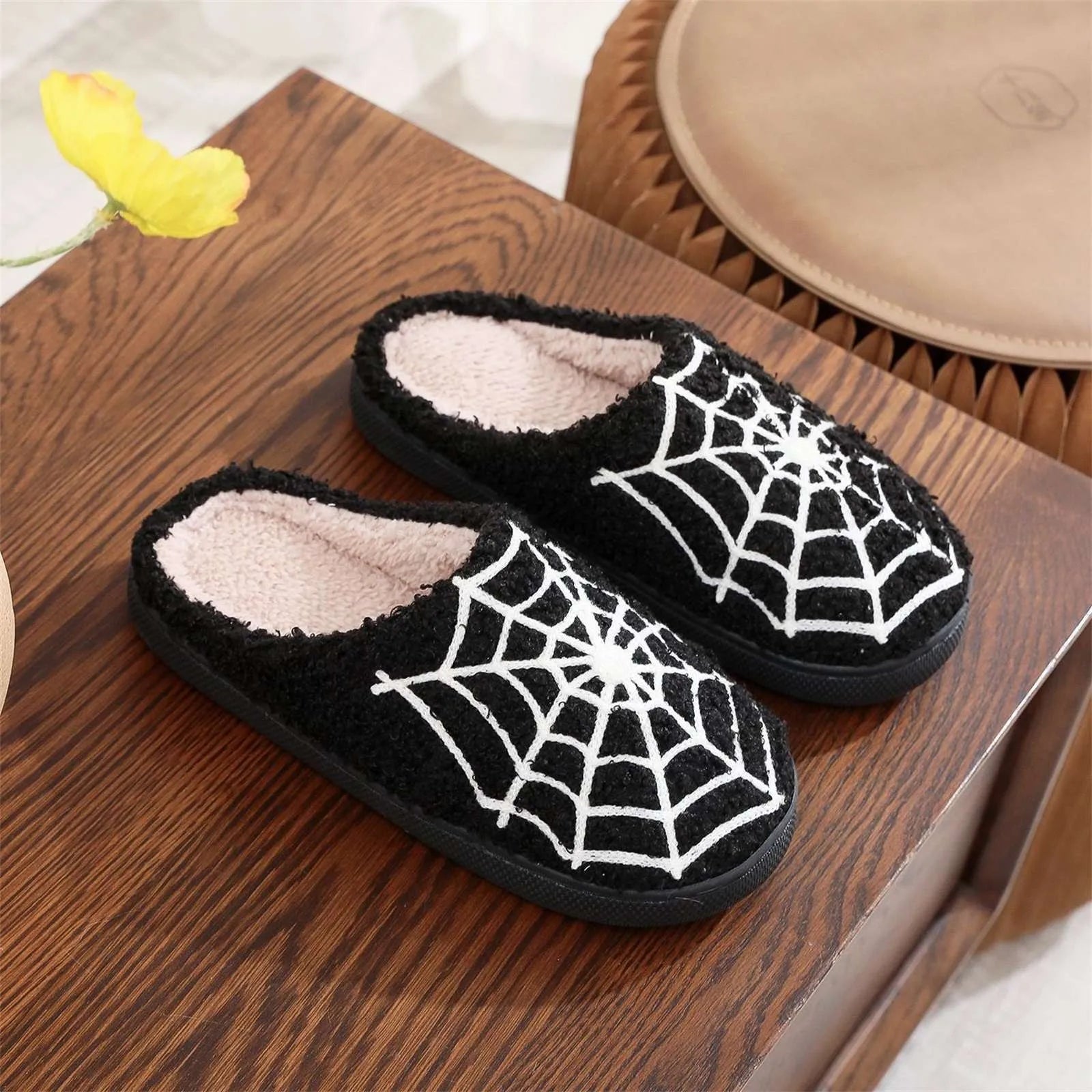 Halloween Christmas Velvet Lined Warm Slippers Holiday House Shoes Home Slipper for Women Fuzzy Outdoor Indoor Bedroom Slippers